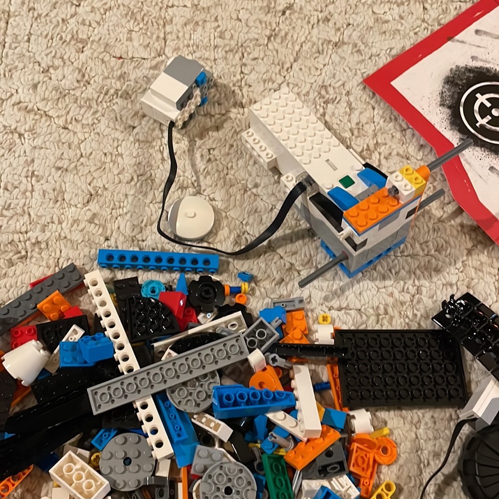 Lego BOOST  5in1 Build, Code, Play set. Barely played with. Most pieces included - Picture 9 of 15